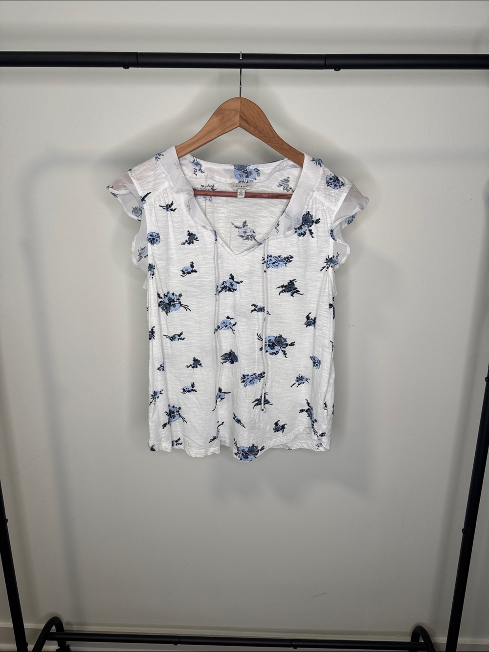 Lucky Brand White Short-Sleeve Tee with Blue Floral Print and Tie